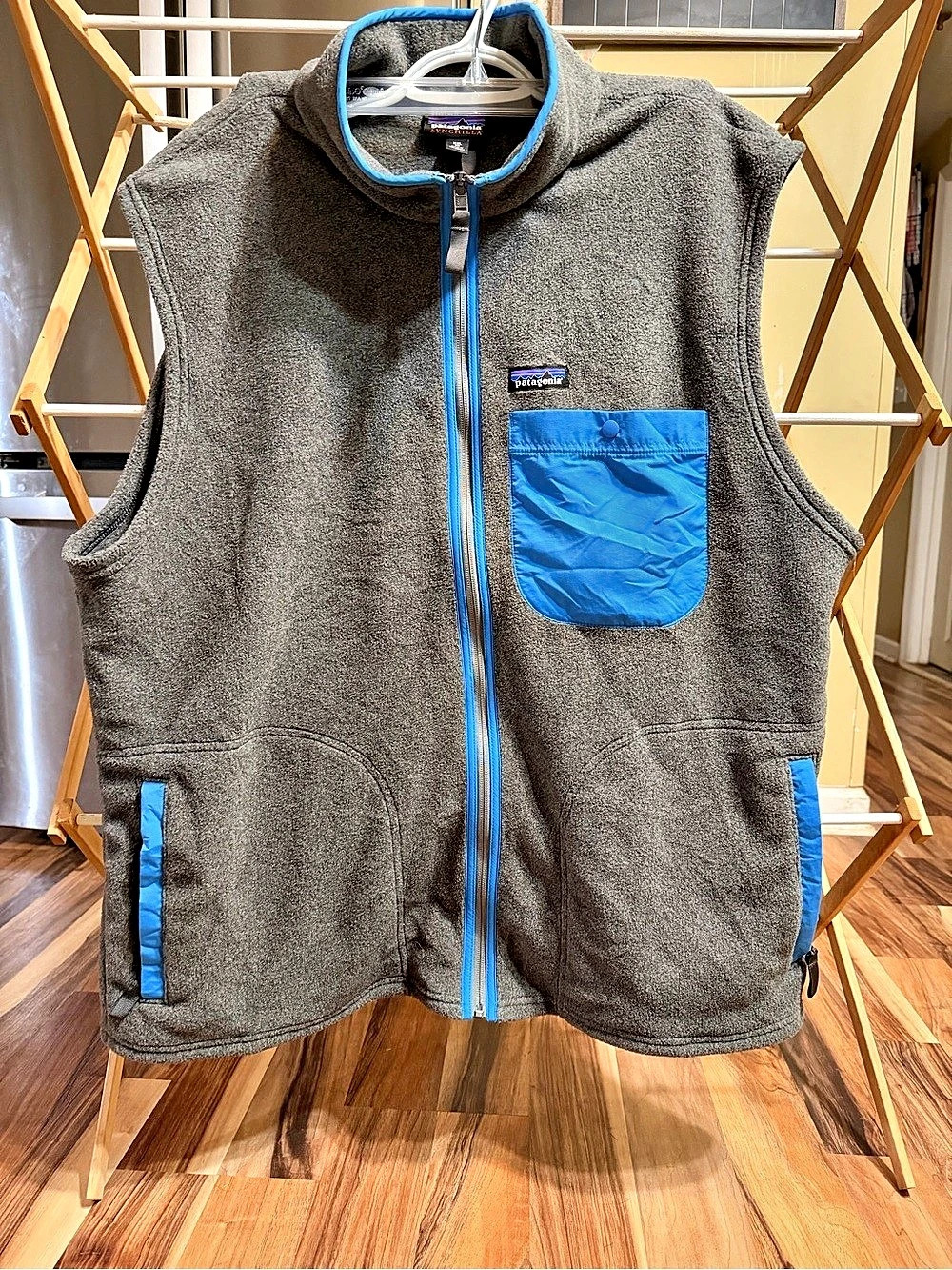 Patagonia Men's Lightweight Synchilla Snap-T Vest Gray & Blue